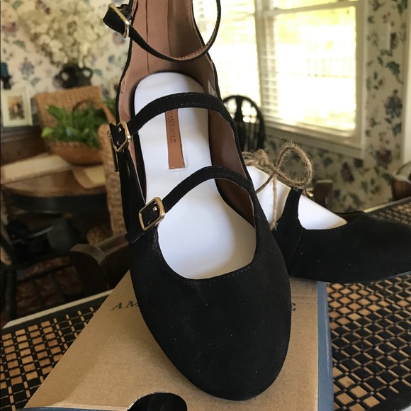 Shoes - Picture 2 of 3